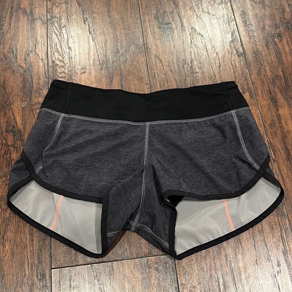 Women's Lululemon Pacer Lined Running Shorts‎ Gray Orange Size 4 in GUC